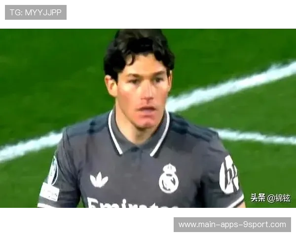 皇马瞄准拜仁26岁中卫，2进2出助推重建计划，皇马1-0拜仁